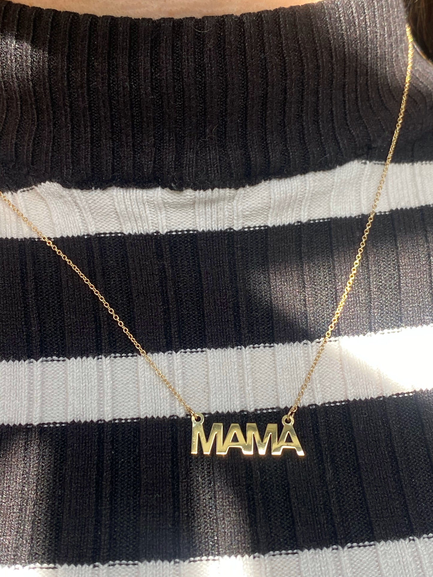 MAMA NECKLACE