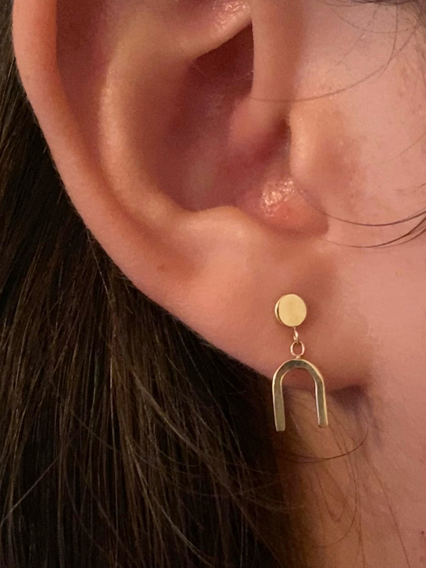 RETRO ARCH DANGLE EARRING