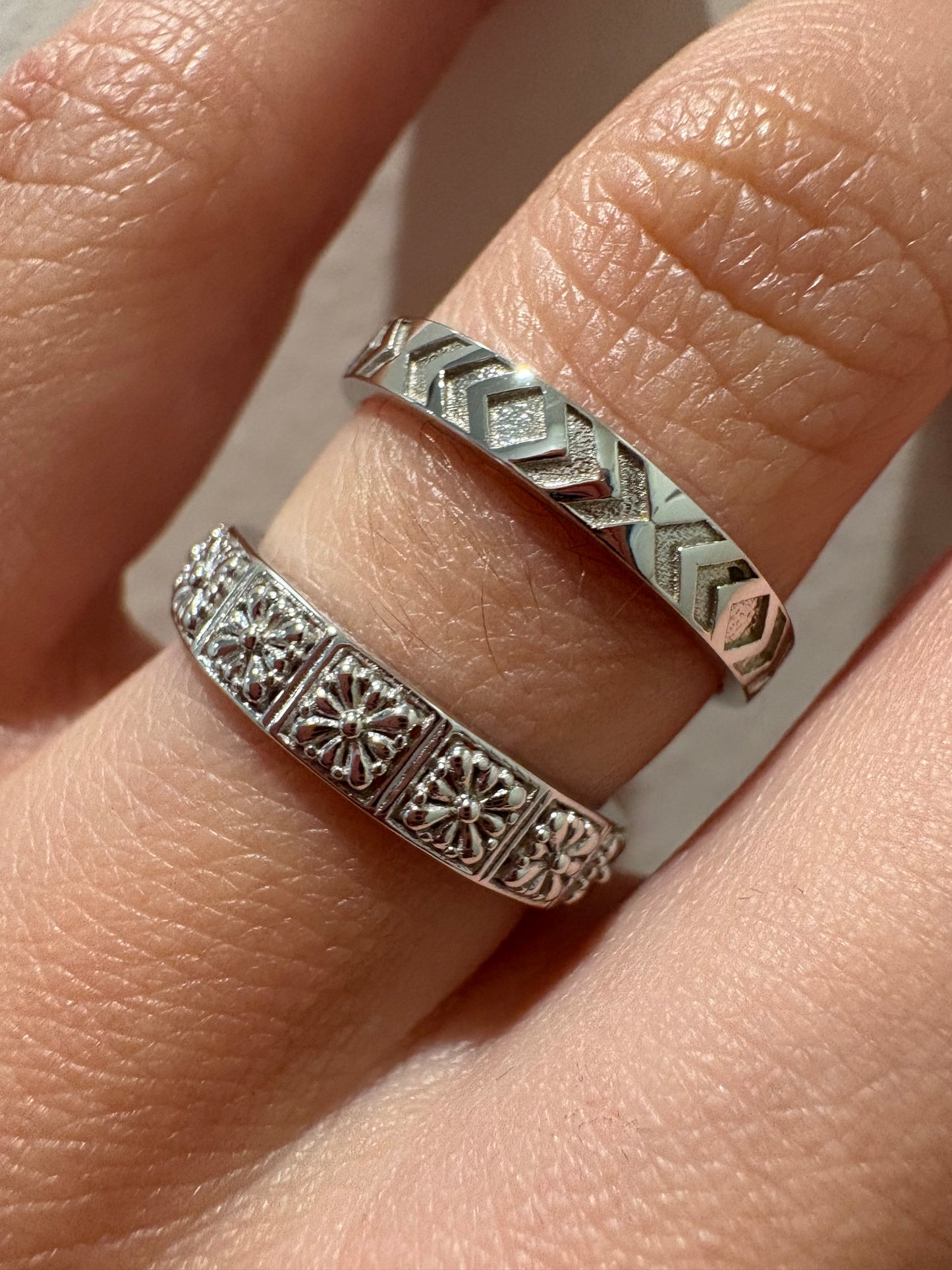 CHEVRON PATTERN BAND