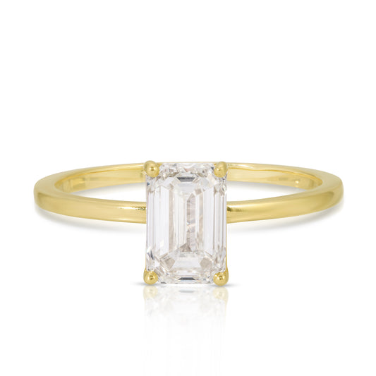 EMERALD CUT DIAMOND SOLITAIRE RING