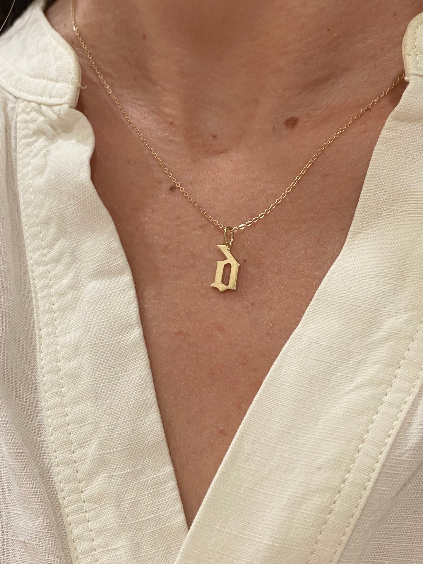 OLD ENGLISH LOWERCASE INITIAL NECKLACE