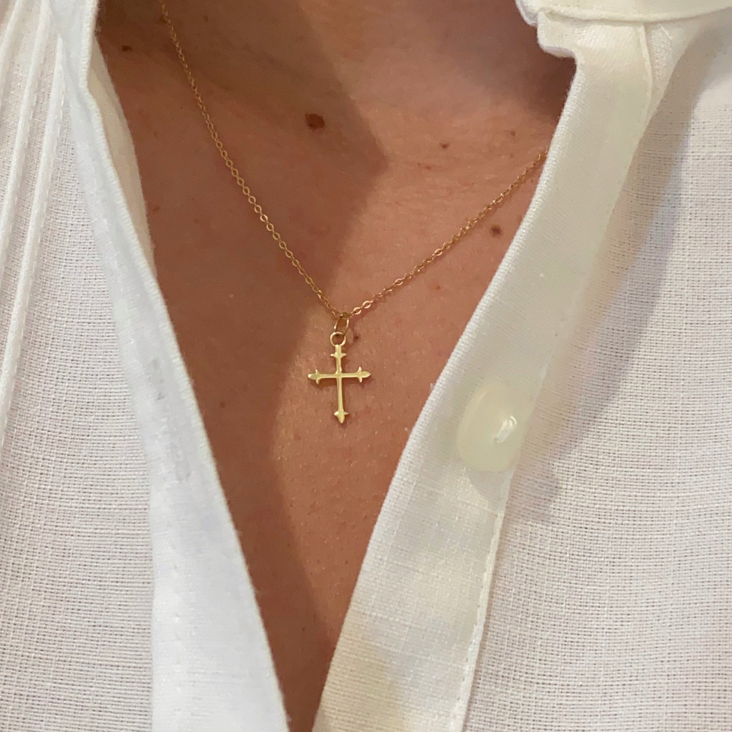 FLEURY CROSS NECKLACE