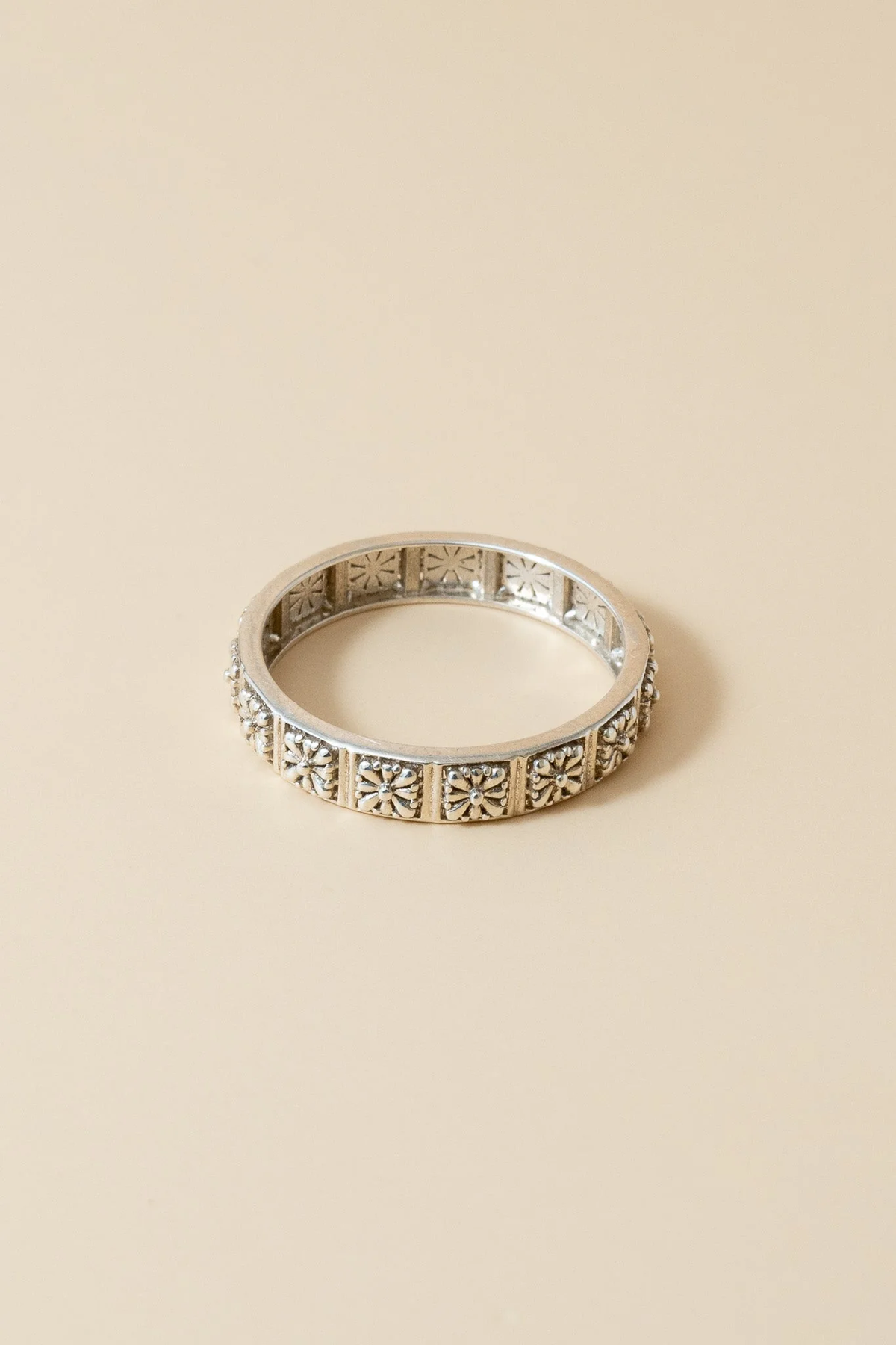 FLORES TALAVERA ETERNITY BAND