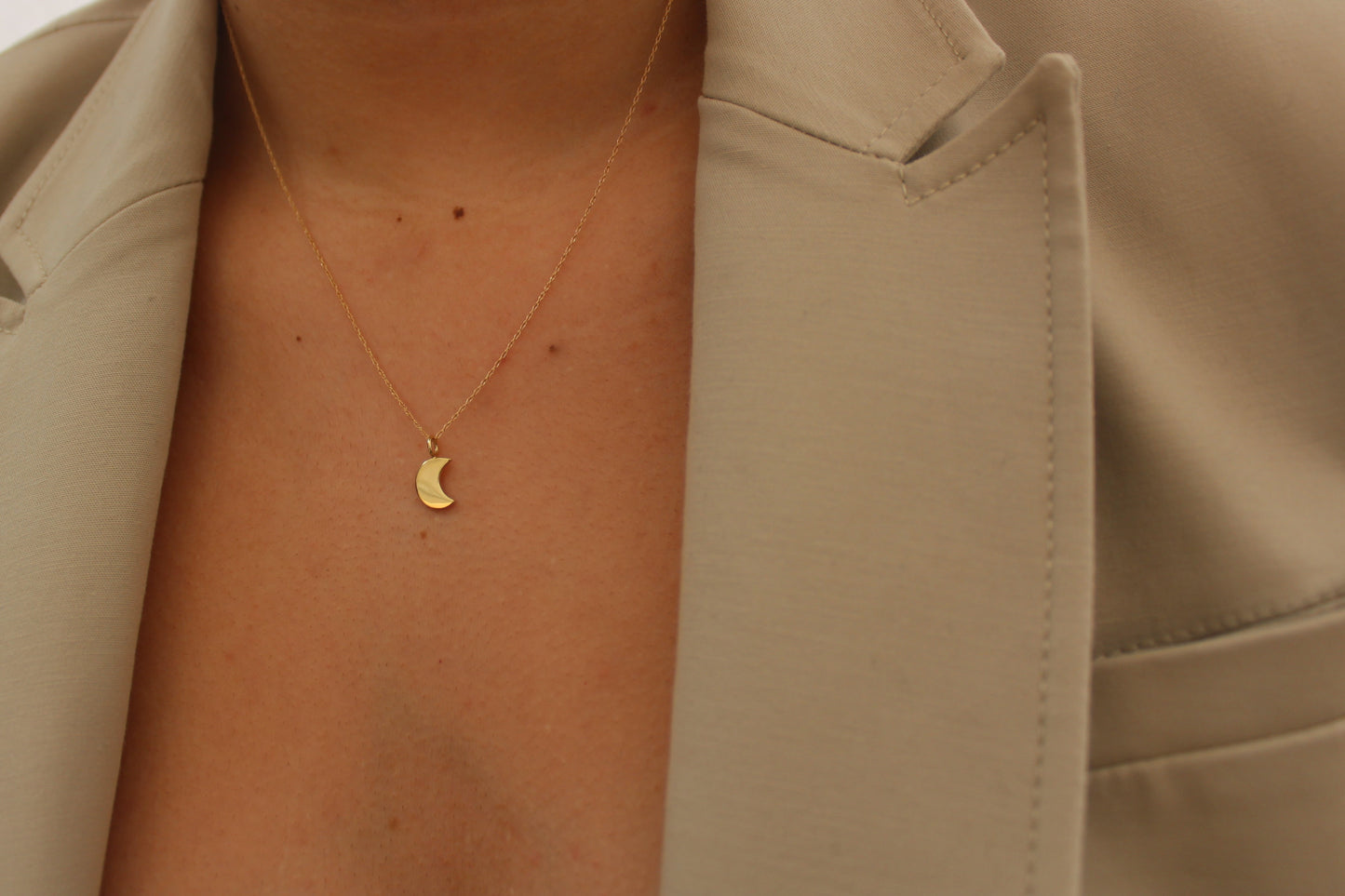 MOON NECKLACE